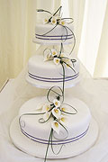 lily wedding cake